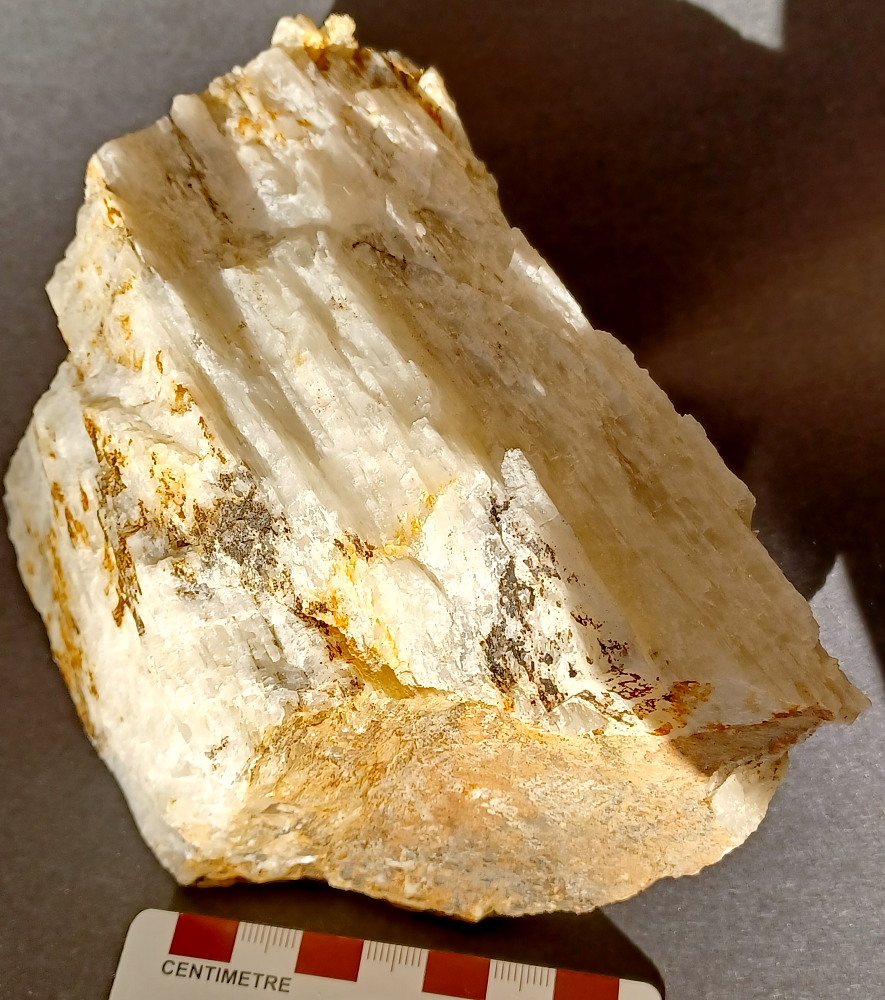 Les chercheurs développent une technique pour extraire le lithium des roches.